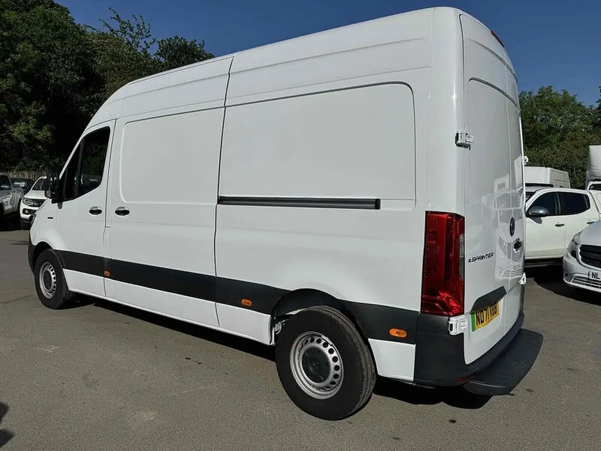 2021-mercedes-benz-sprinter-e-esprinter-l2h2-progressive-dc-80kw-big-8