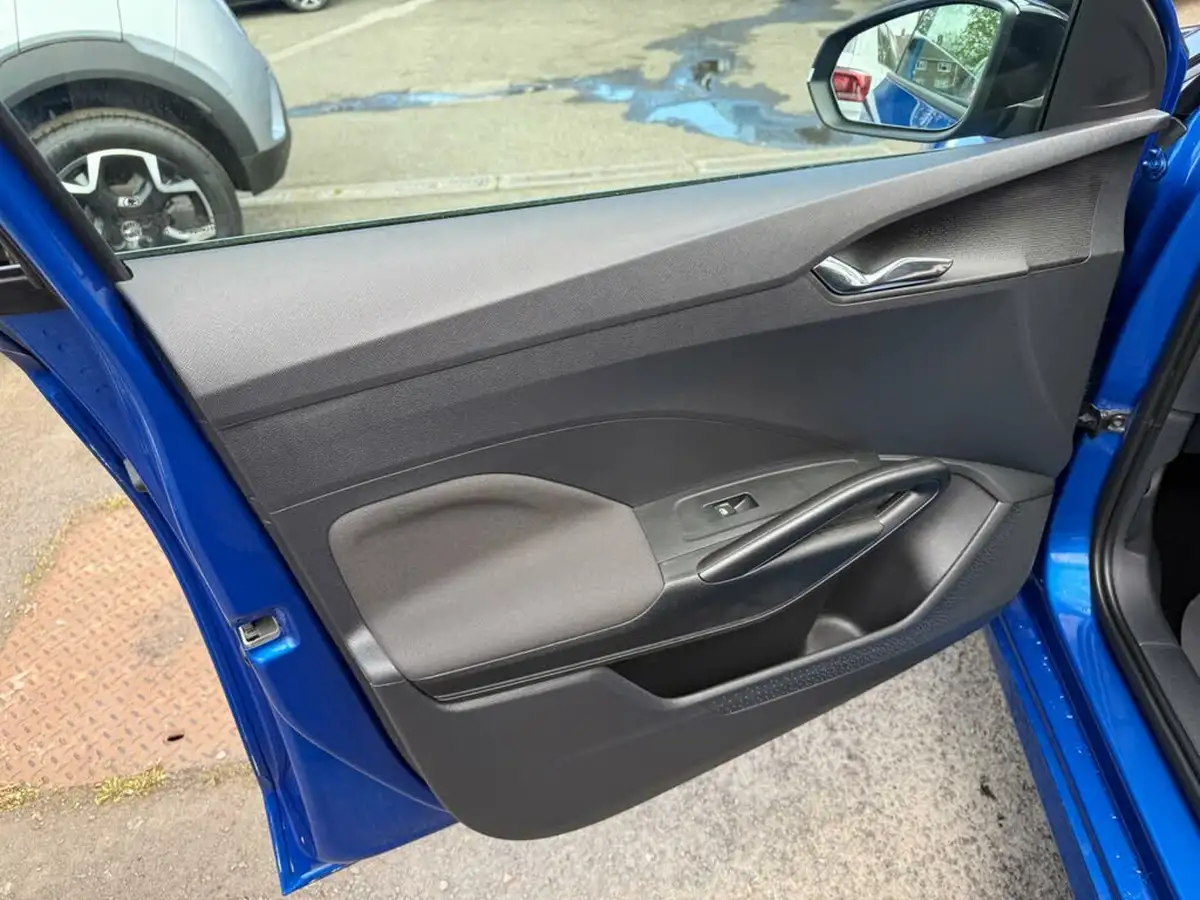 2023-skoda-fabia-10-mpi-colour-edition-big-28