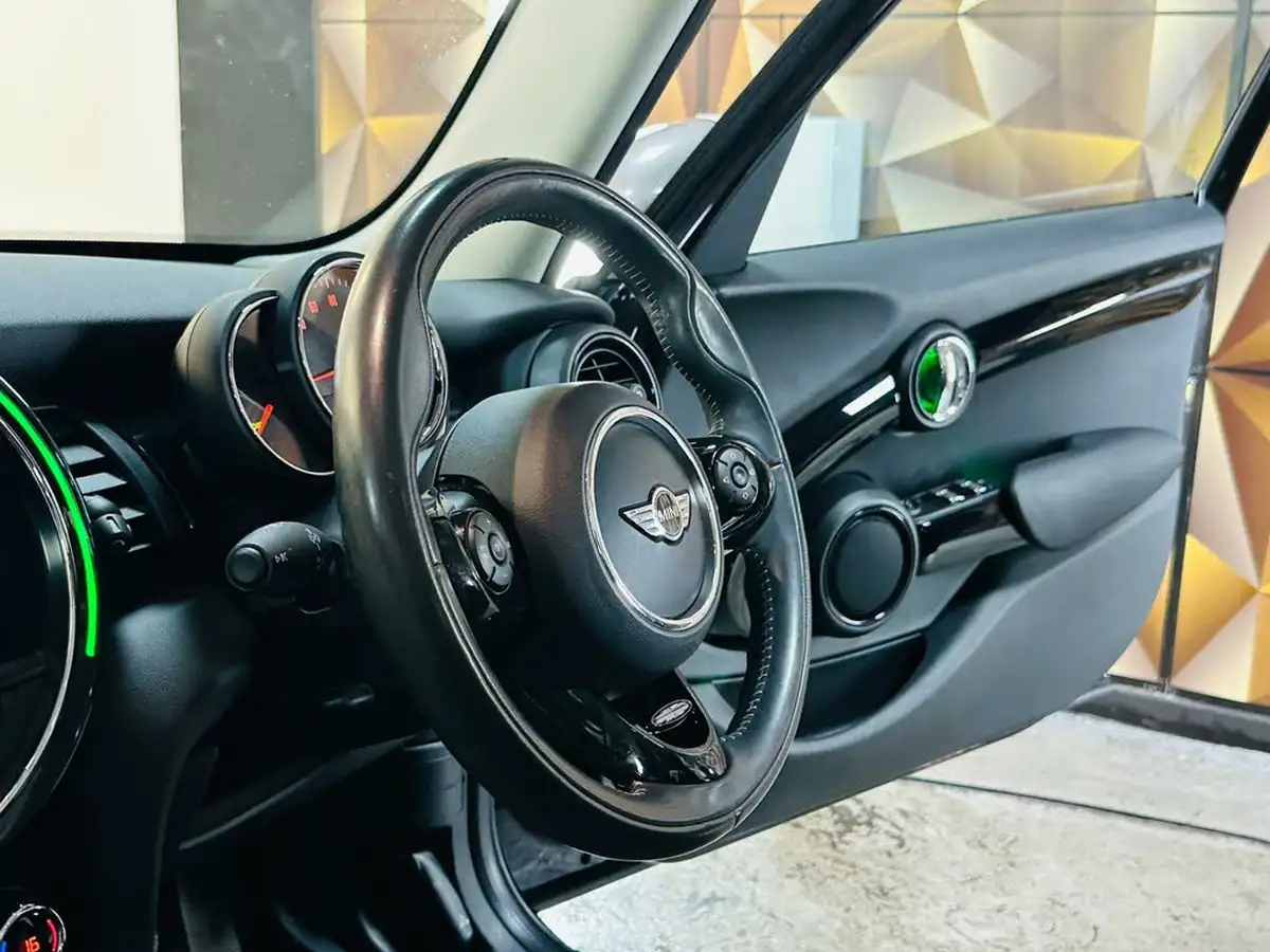 2017-mini-cooper-20-cooper-s-seven-media-xlss-5d-sport-auto-big-21