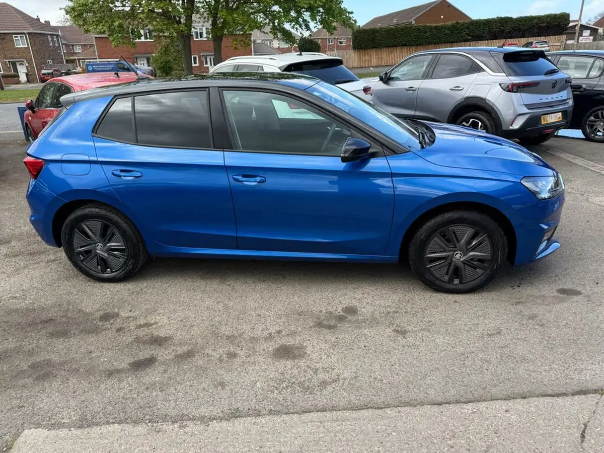 2023-skoda-fabia-10-mpi-colour-edition-big-4