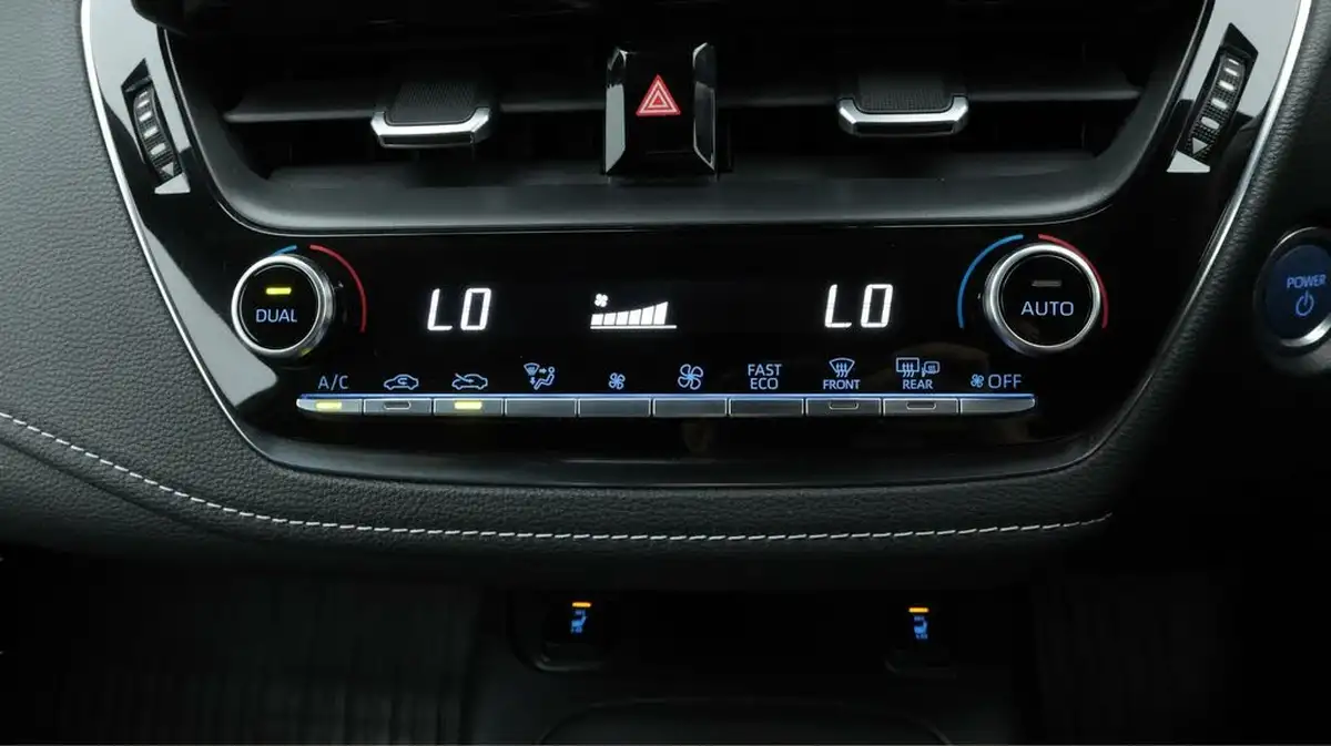 2022-toyota-corolla-18-vvt-i-gr-sport-120bhp-trk-hatchback-big-12
