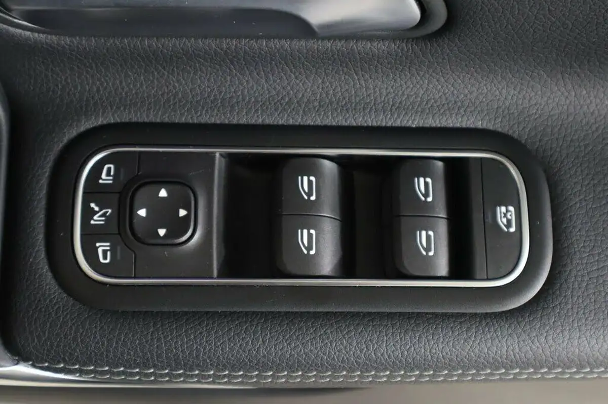 2023-mercedes-benz-cla-13-cla-200-amg-line-shooting-brake-5d-big-23