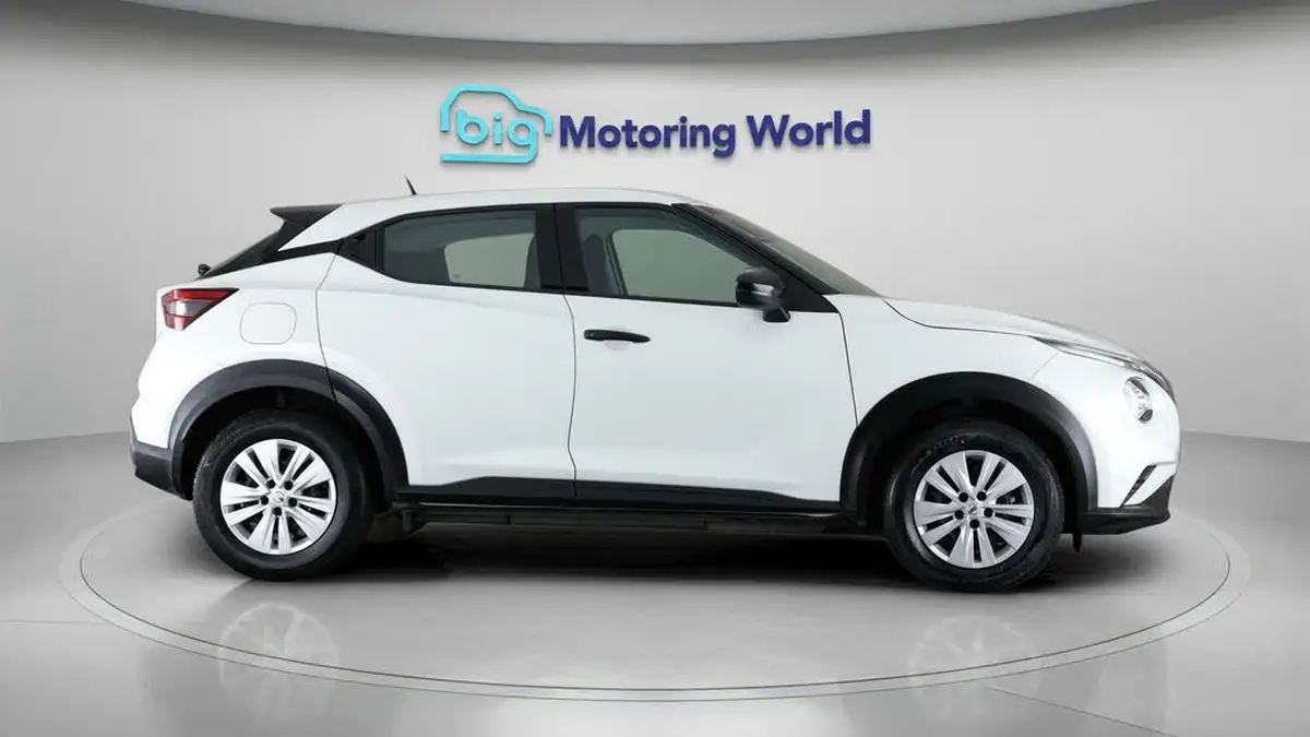 2021-nissan-juke-10-dig-t-visia-big-8