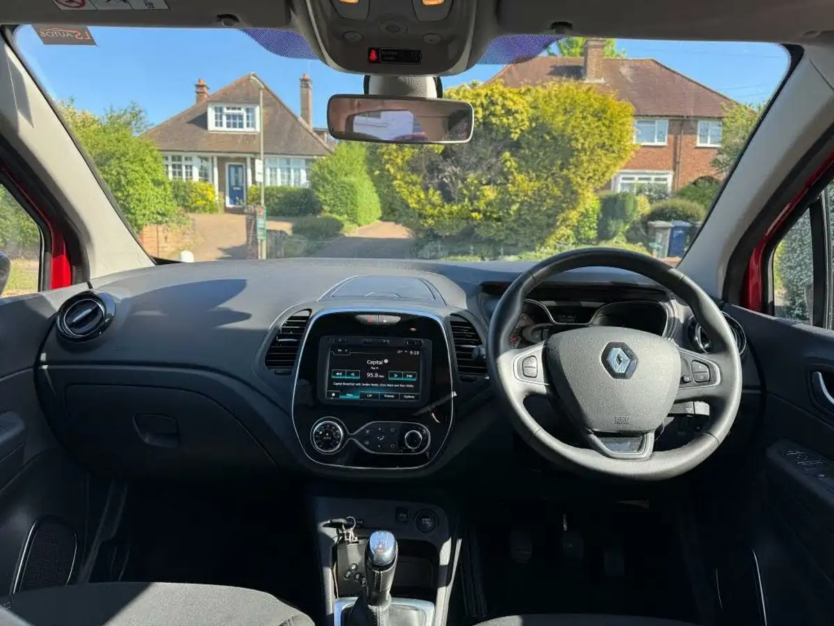 2019-renault-captur-09-tce-iconic-big-15