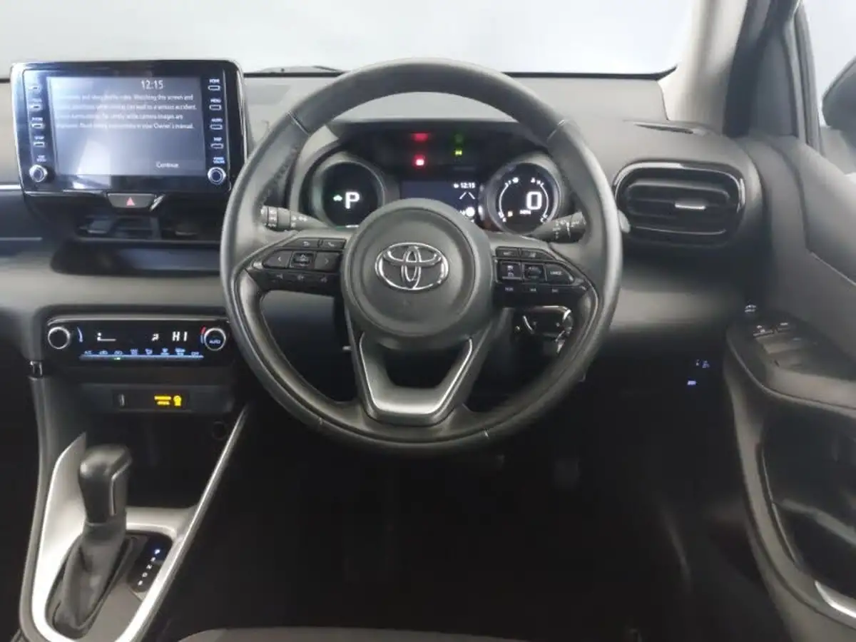 2022-toyota-yaris-15-vvt-i-design-big-6