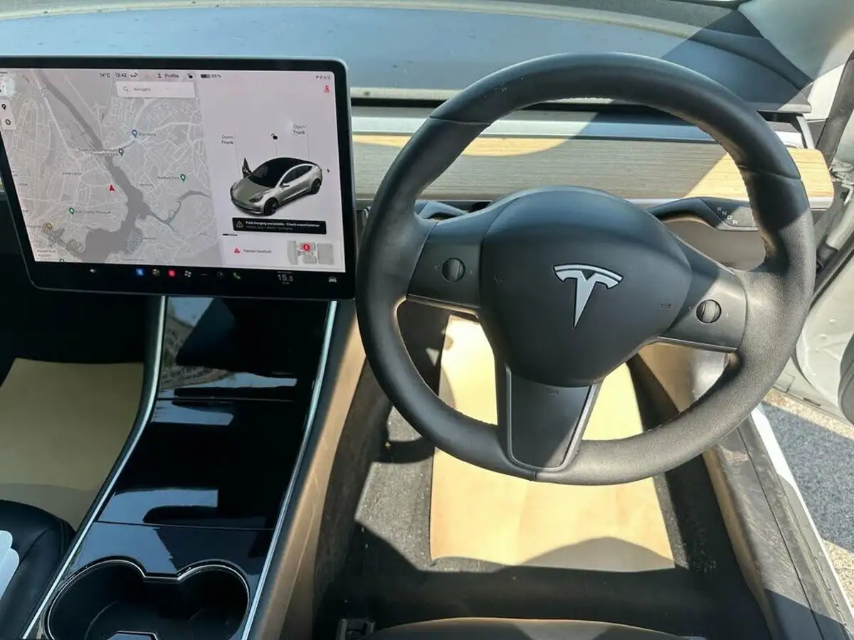 2020-tesla-model-3-e-long-range-big-12