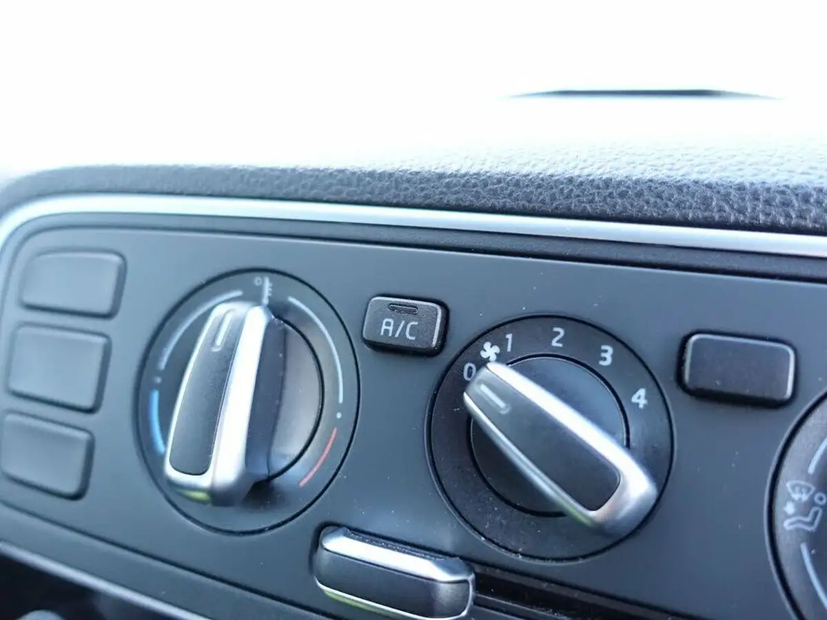 2018-skoda-citigo-10-se-5d-big-22