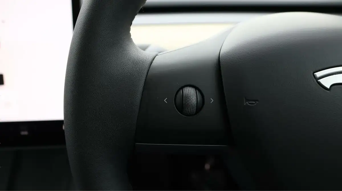 2023-tesla-model-y-e-rwd-big-20