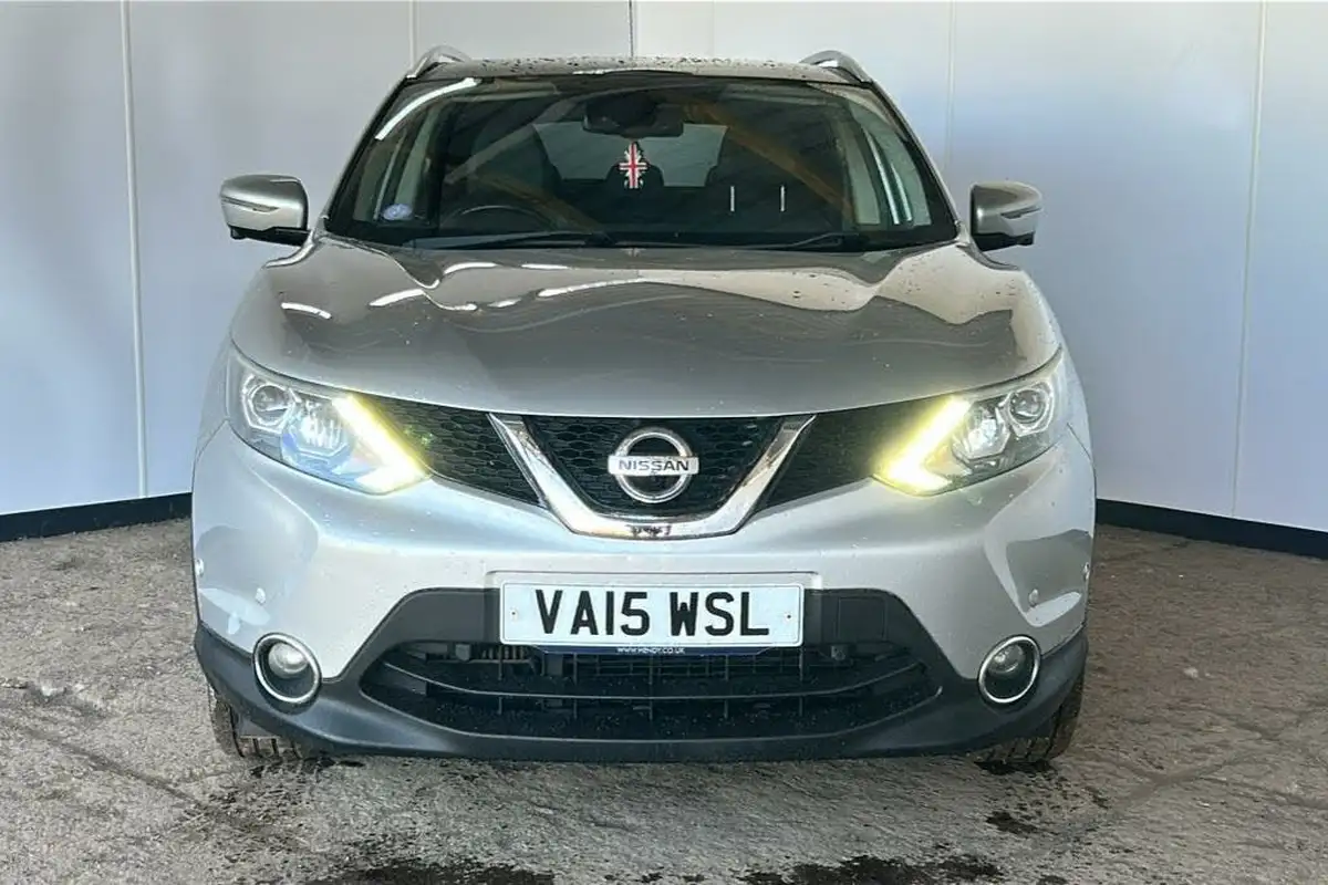 2015-nissan-qashqai-16-tekna-big-6