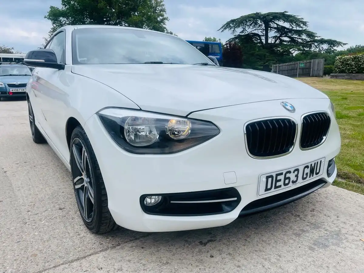2013-bmw-1-series-16-116i-sport-ss-3d-big-1