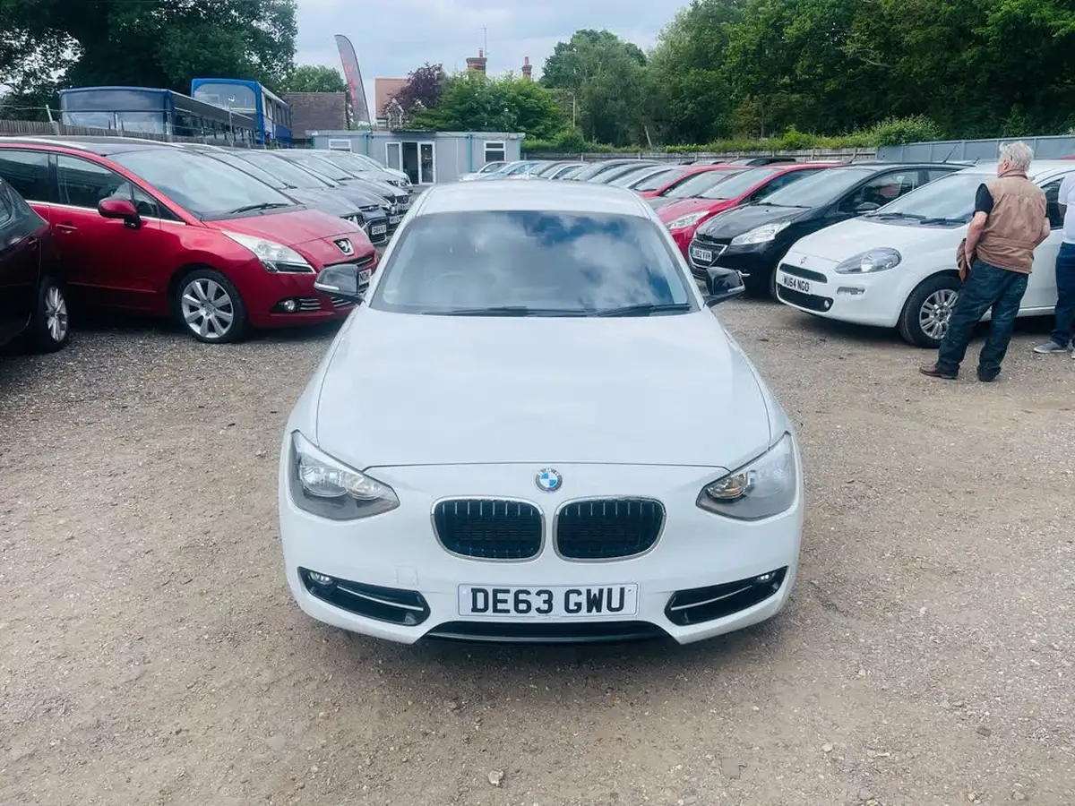 2013-bmw-1-series-16-116i-sport-ss-3d-big-53