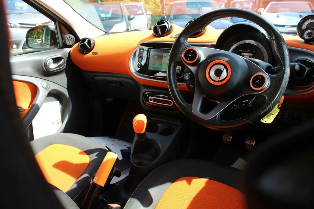 2015-smart-forfour-10-edition-1-big-16