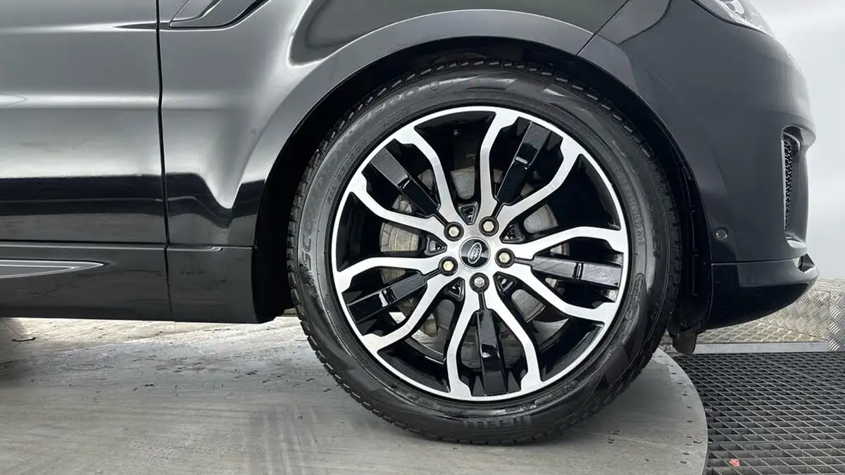 2021-land-rover-range-rover-sport-30-d300-hse-silver-big-31