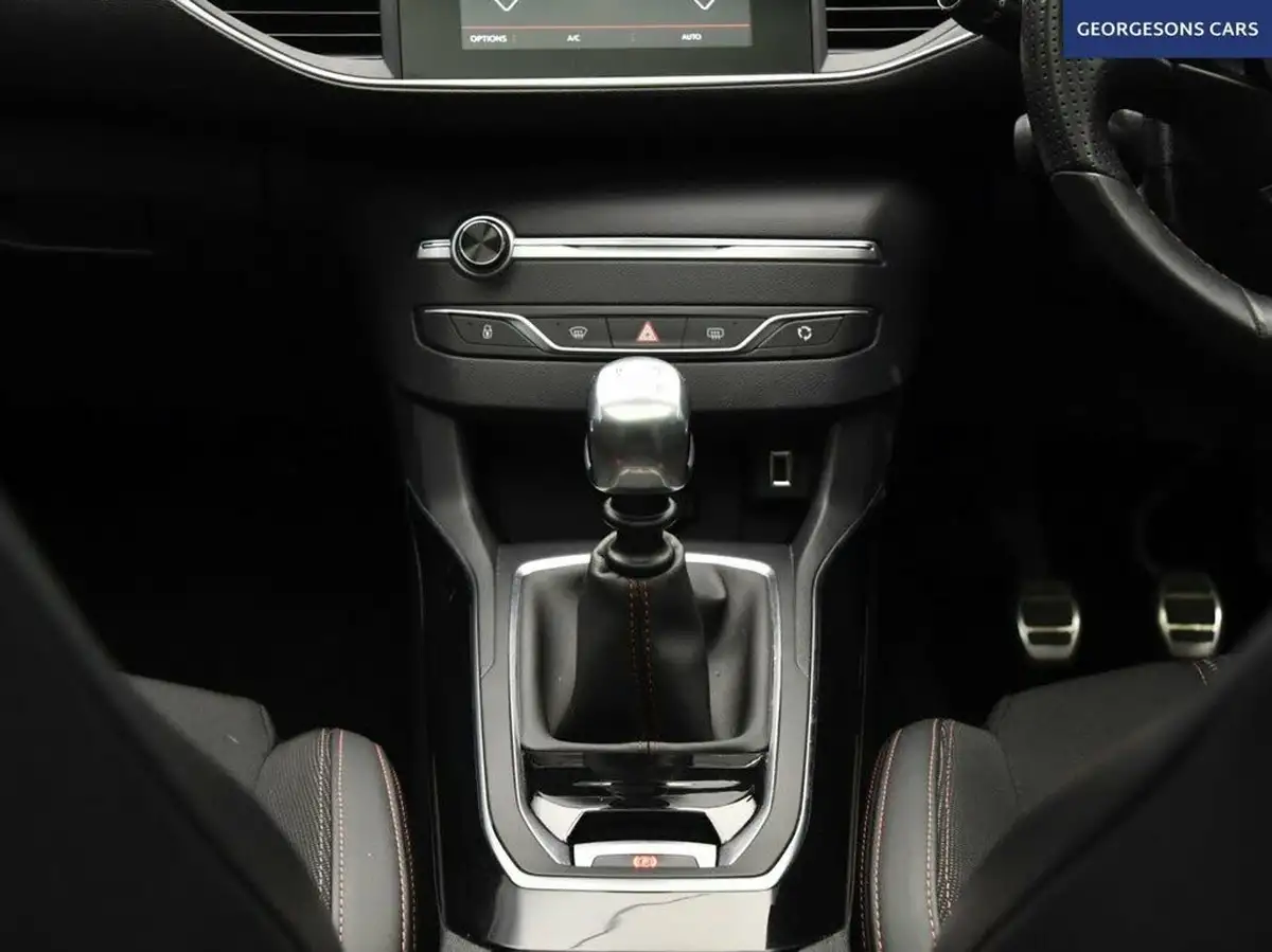 2019-peugeot-308-15-bluehdi-gt-line-big-27