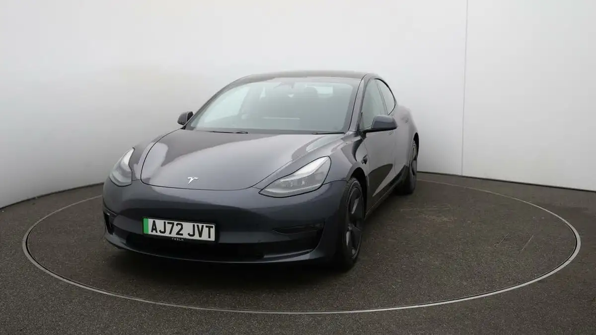 2022-tesla-model-3-e-long-range-big-36