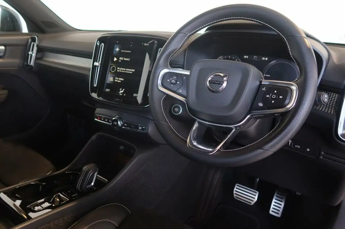 2021-volvo-xc40-15-t4-r-design-208bhp-big-4