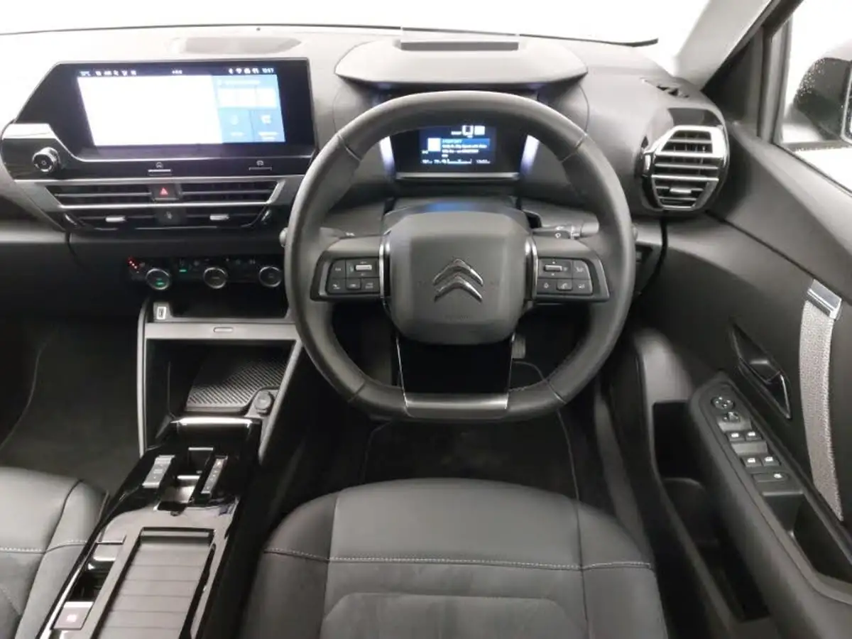 2024-citroen-c4-e-e-series-136ps-50kwh-big-6
