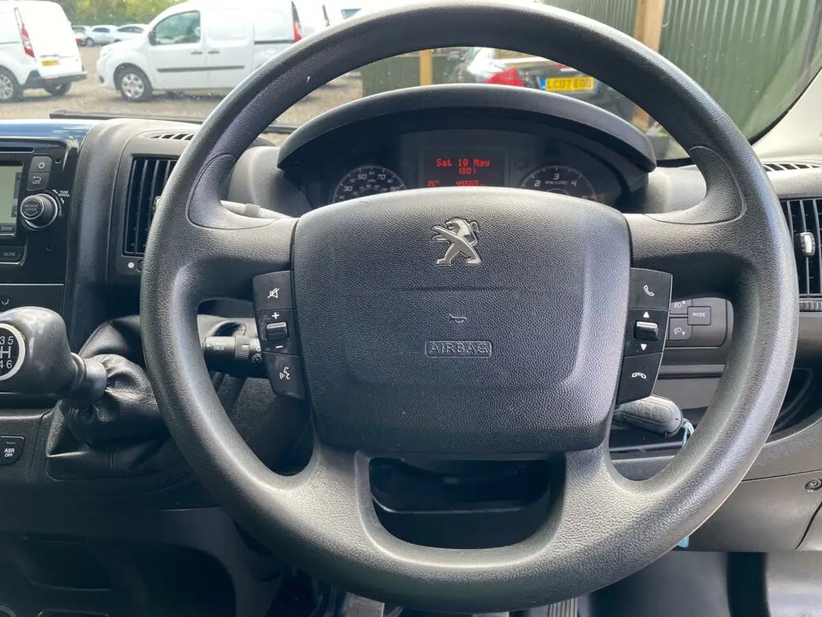 2019-peugeot-boxer-20-bluehdi-professional-335-l3-h2-big-38