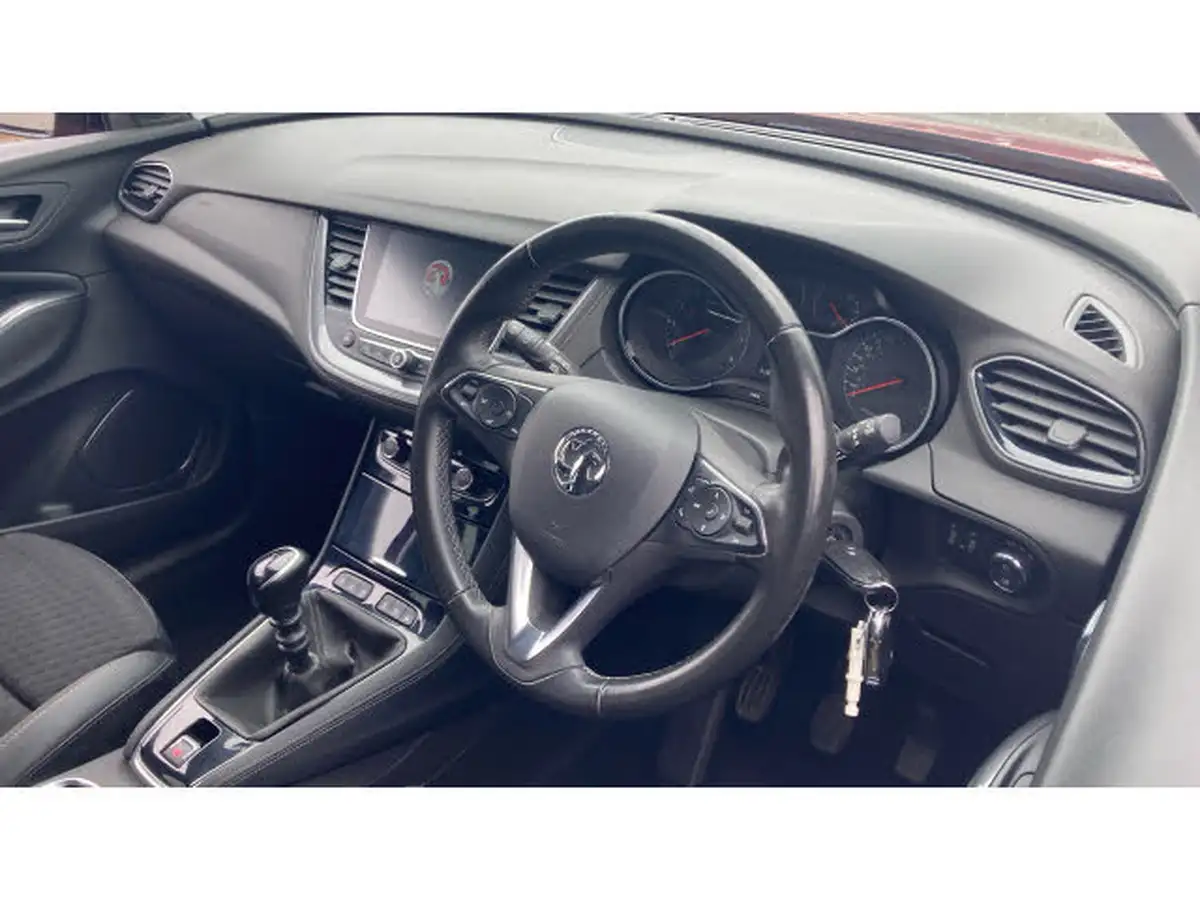 2020-vauxhall-grandland-x-12-sri-nav-big-10