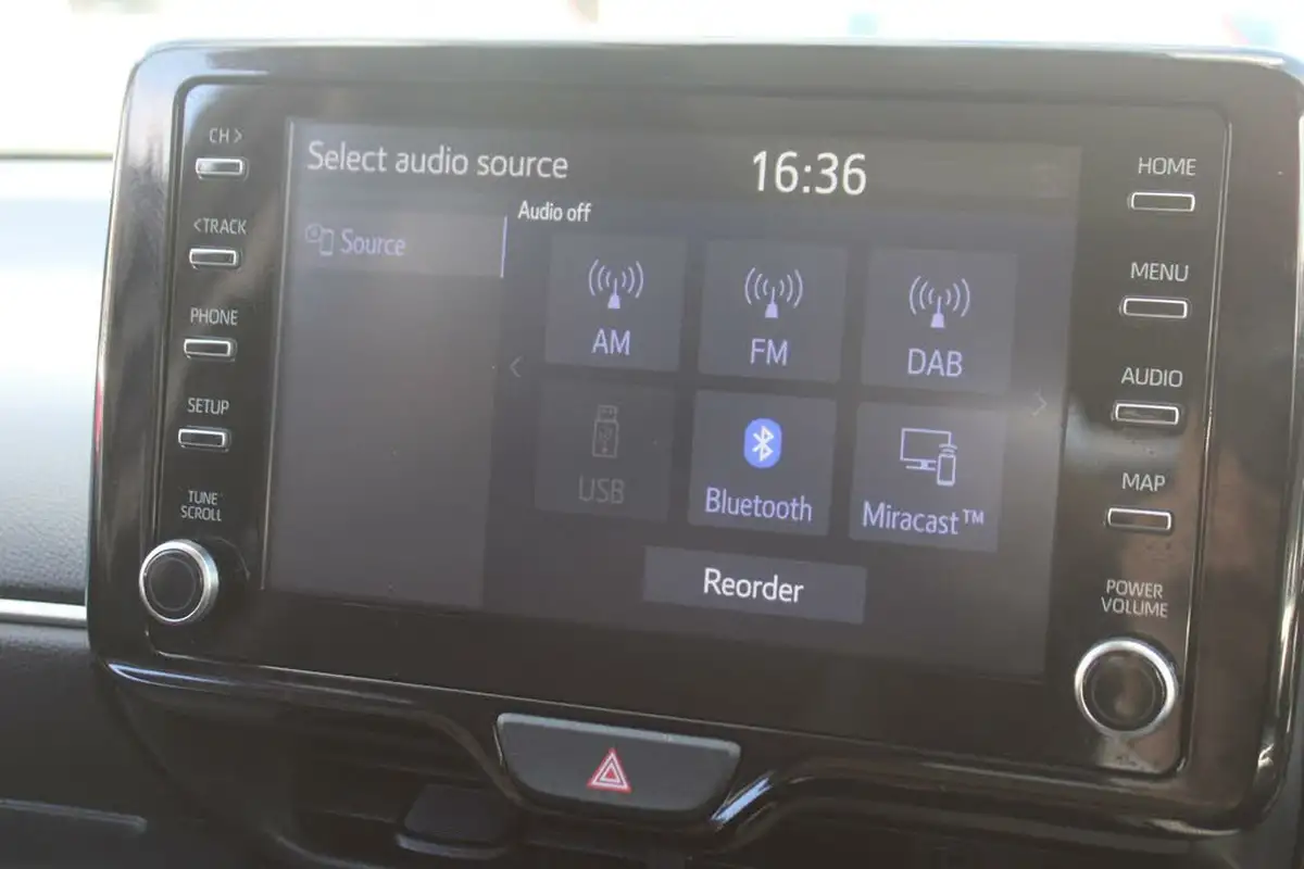 2022-toyota-yaris-15-vvt-i-design-big-23