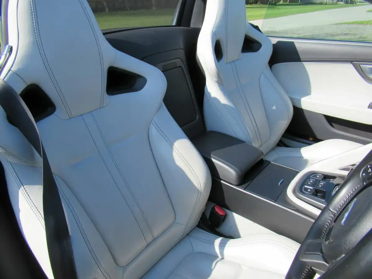 2014-jaguar-f-type-30-s-convertible-awd-quickshift-big-24