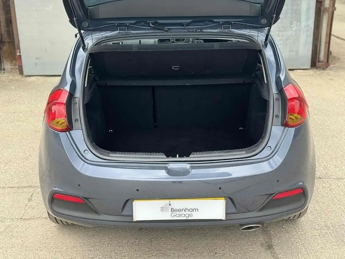 2014-kia-ceed-16crdi-3-isg-hatchback-big-10
