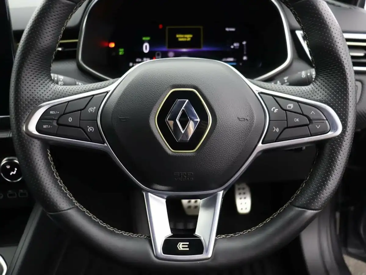 2023-renault-clio-16-engineered-big-38