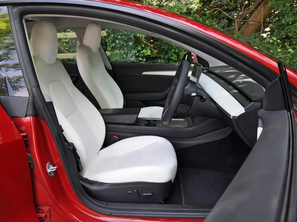 2021-tesla-model-3-e-long-range-4x4-big-1