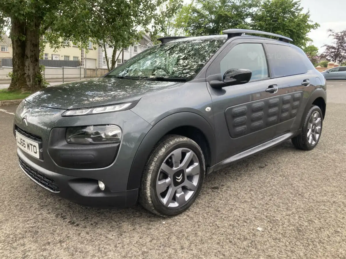 2016-citroen-c4-cactus-16bluehdi-flair-big-6