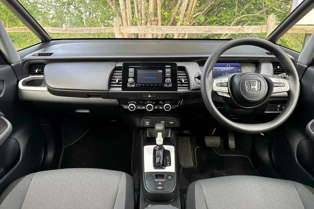 2022-honda-jazz-15-i-mmd-se-109ps-big-3