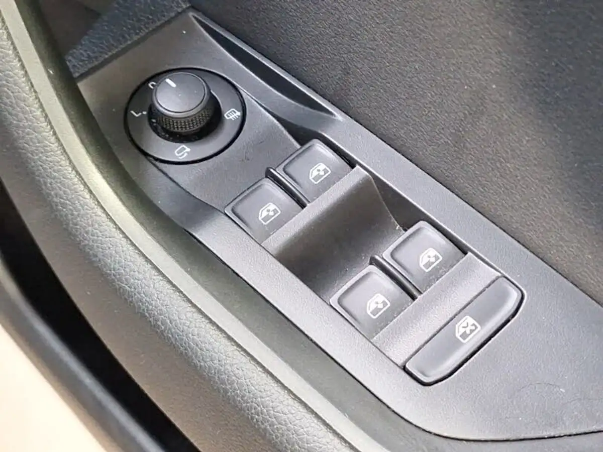 2023-skoda-superb-20tdi-se-technology-estate-dsg-big-13