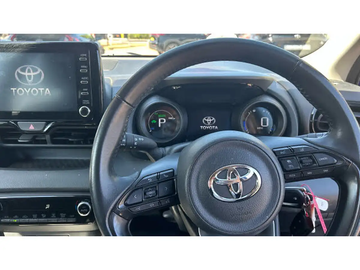 2022-toyota-yaris-15-vvt-i-design-big-7