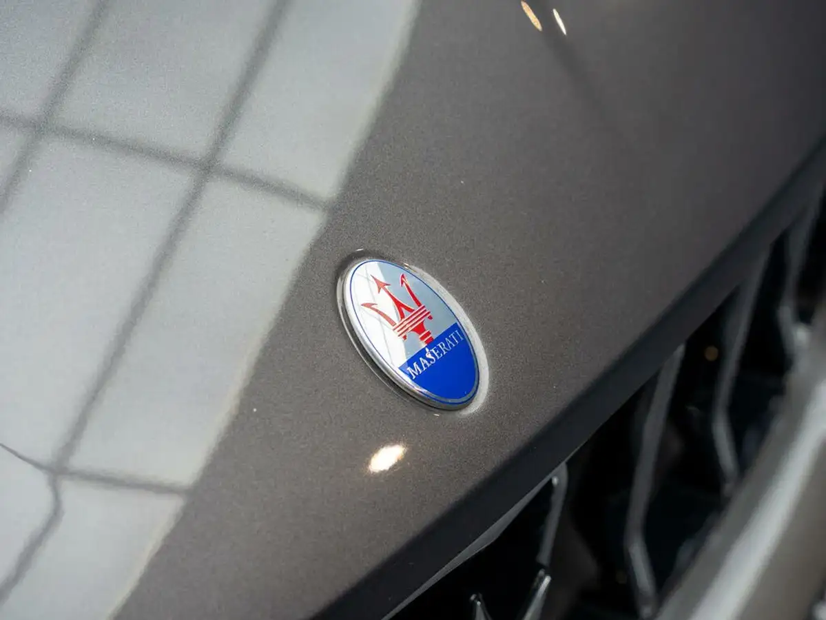 2021-maserati-levante-30-big-32