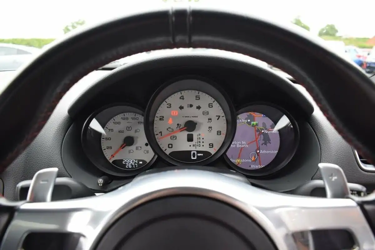 2015-porsche-cayman-27-pdk-big-13