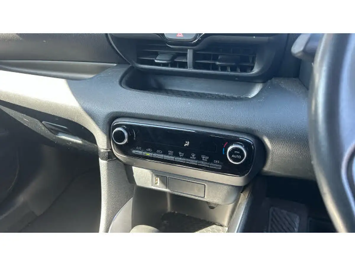2022-toyota-yaris-15-vvt-i-design-big-31