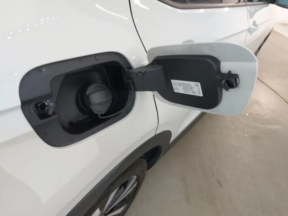 2022-volkswagen-t-cross-10-tsi-black-edition-110ps-big-12