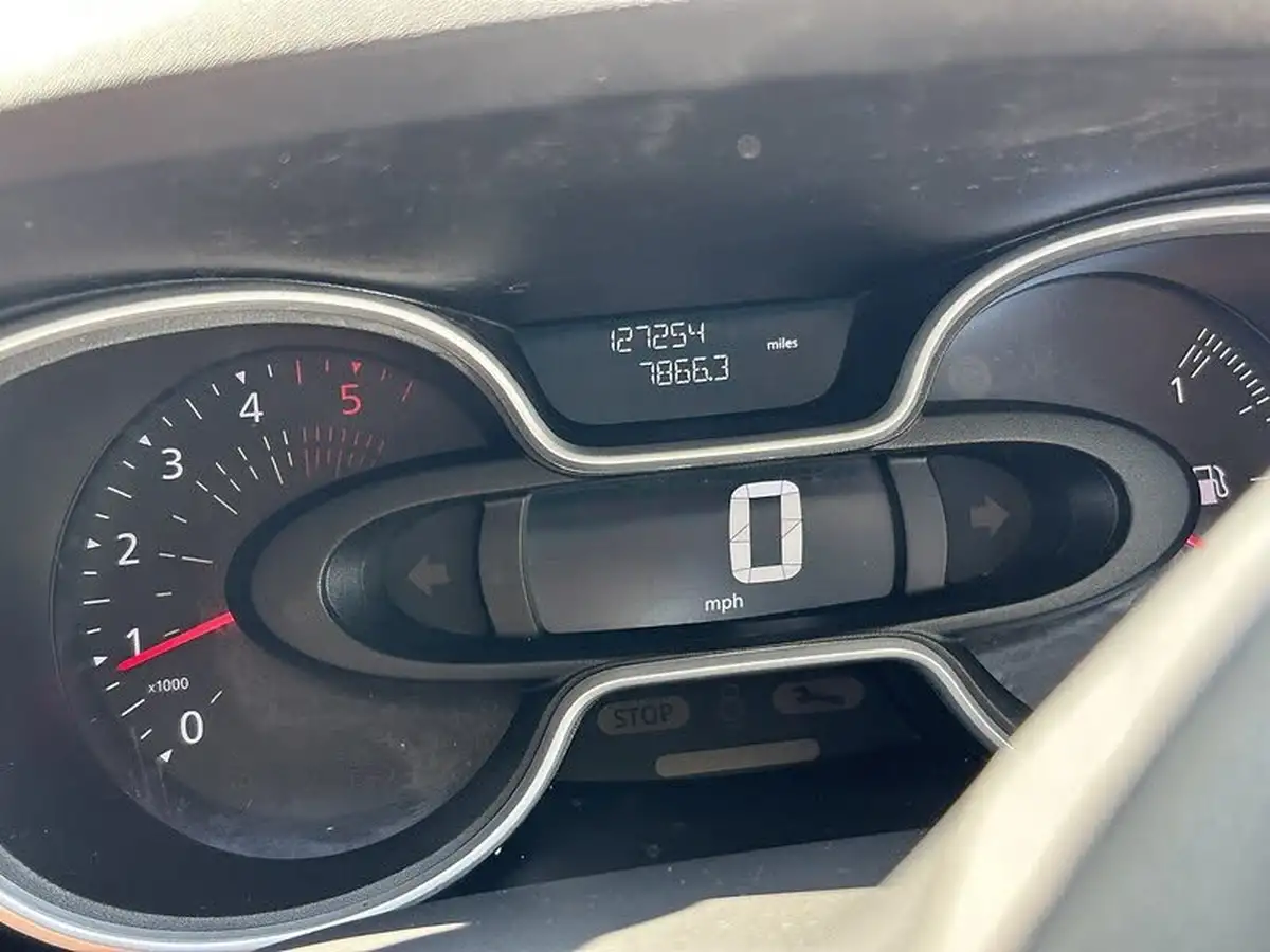 2017-renault-trafic-16dci-sl27-120-sport-nav-panel-big-17