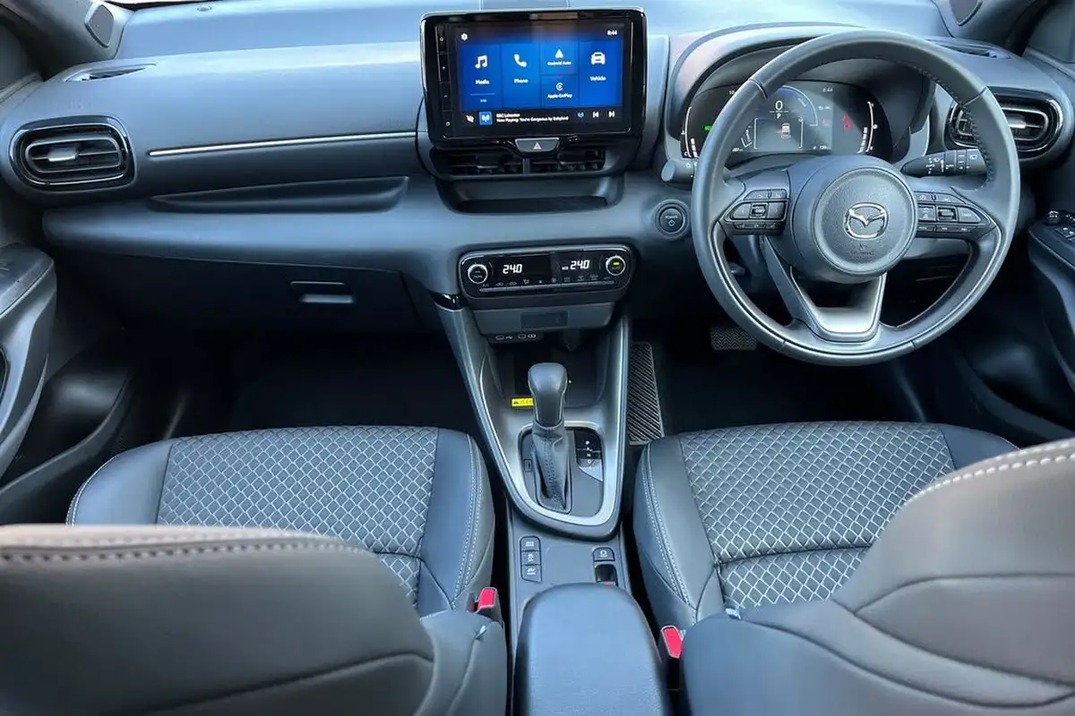 2024-mazda-mazda2-15-homura-big-10