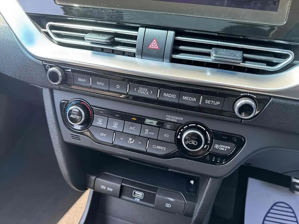2021-kia-e-niro-ev-4-big-37