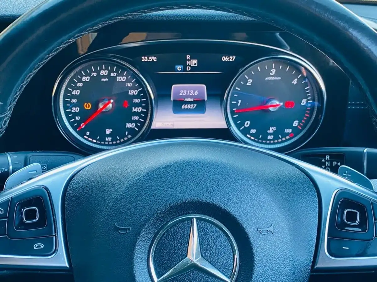 2016-mercedes-benz-e-class-20d-e220d-amg-line-ss-saloon-4d-big-27