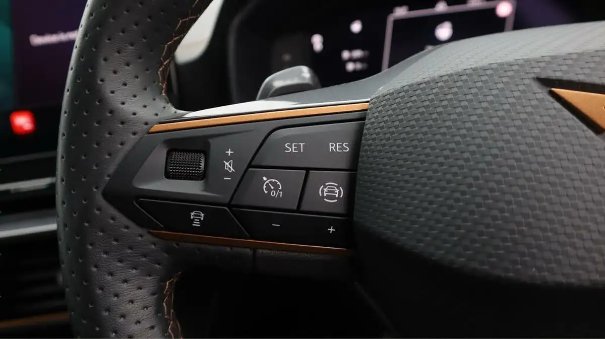 2024-cupra-formentor-14-e-hybrid-v2-big-22