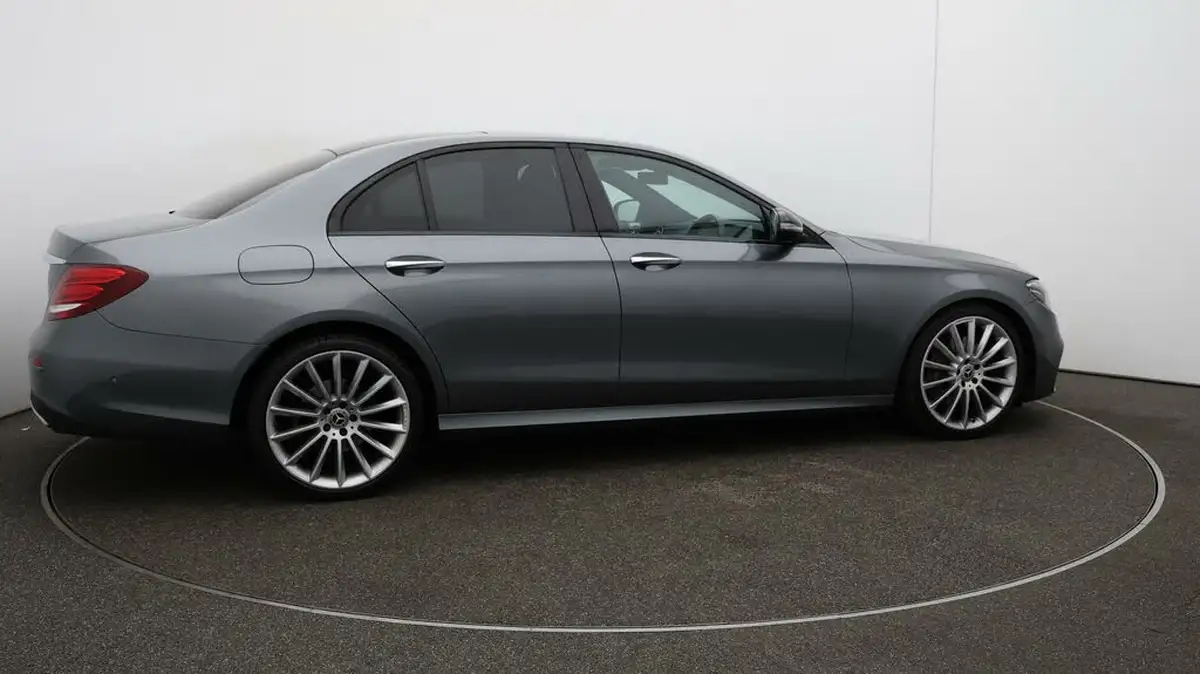 2020-mercedes-benz-e-class-20d-e300d-amg-line-edition-premium-plus-saloon-4d-big-52