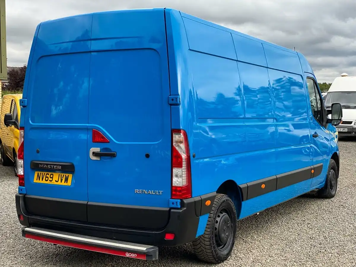 2020-renault-master-23dci-lm35-150-business-energy-big-4
