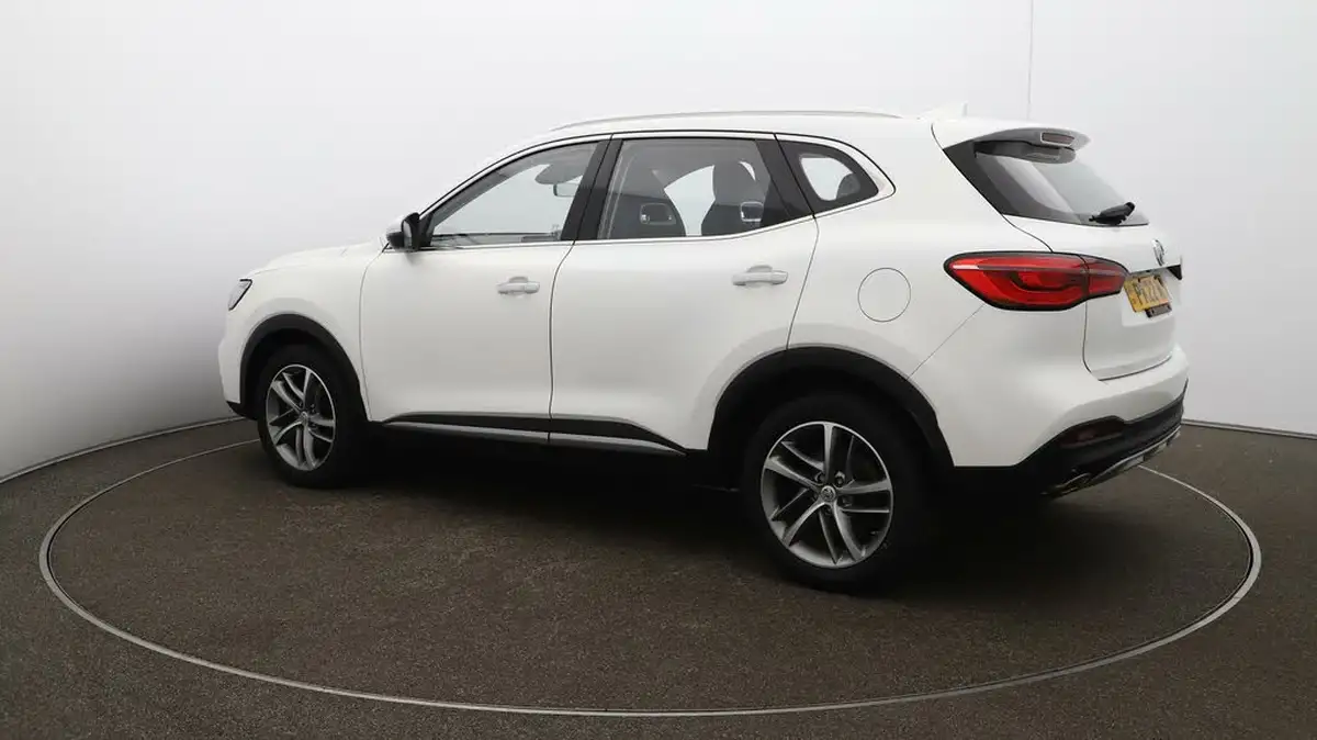 2022-mg-hs-15t-gdi-exclusive-162ps-dct-big-35