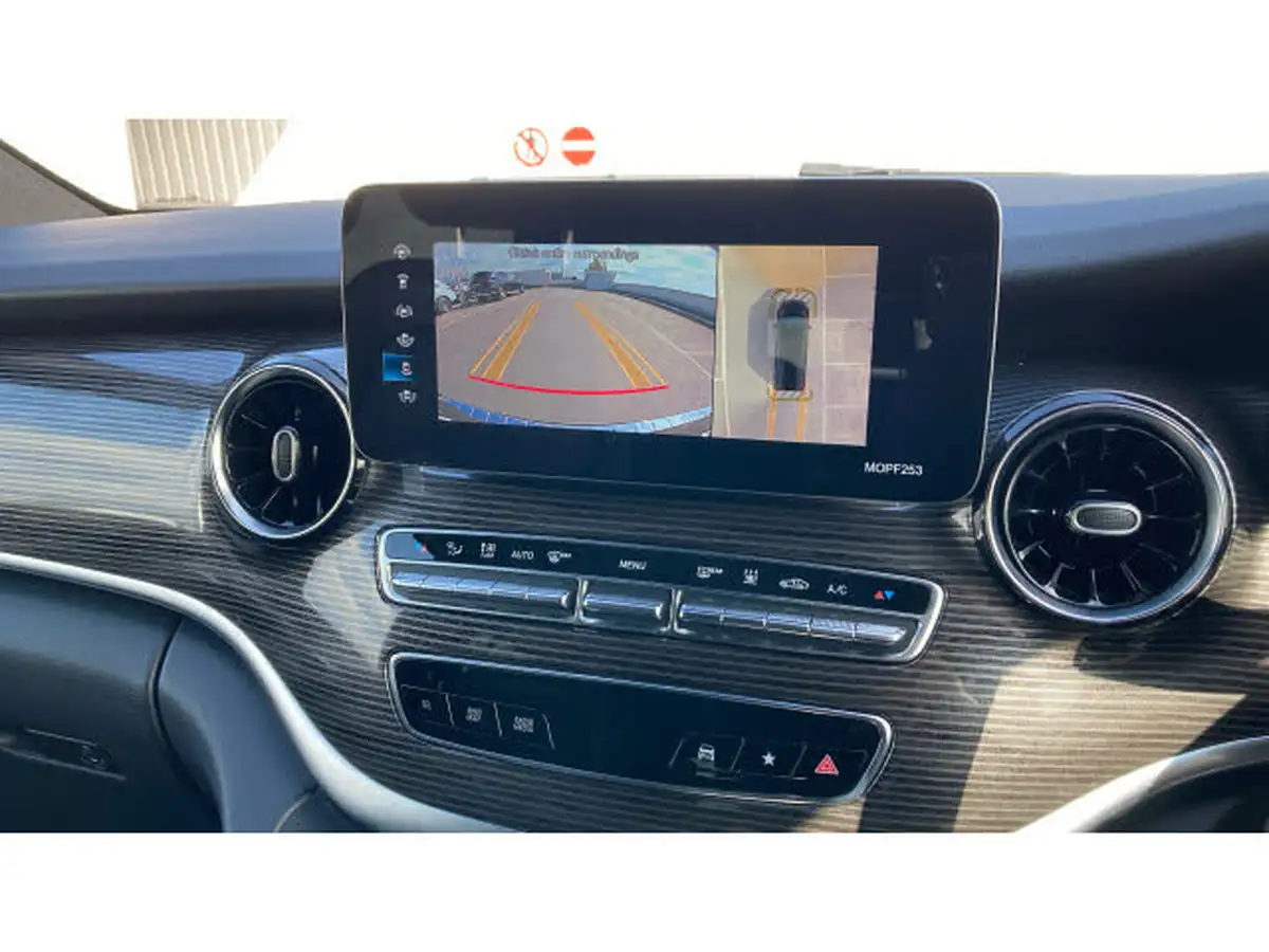 2021-mercedes-benz-eqv-e-eqv-300-sport-premium-big-40