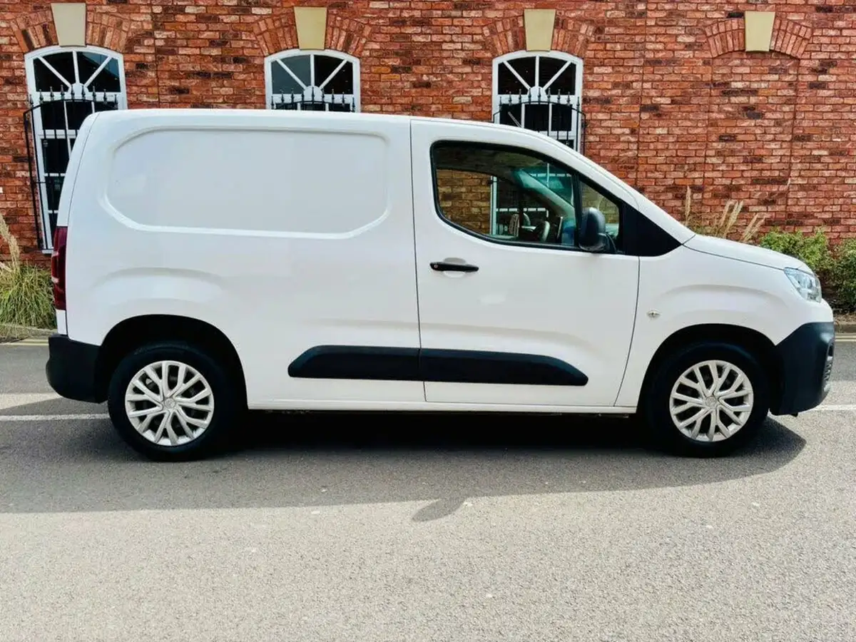 2020-citroen-berlingo-15bluehdi-1000-enterprise-100pseu6dt-e-ss-panel-big-2