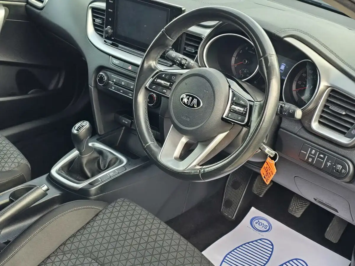 2020-kia-xceed-10-t-gdi-2-big-31