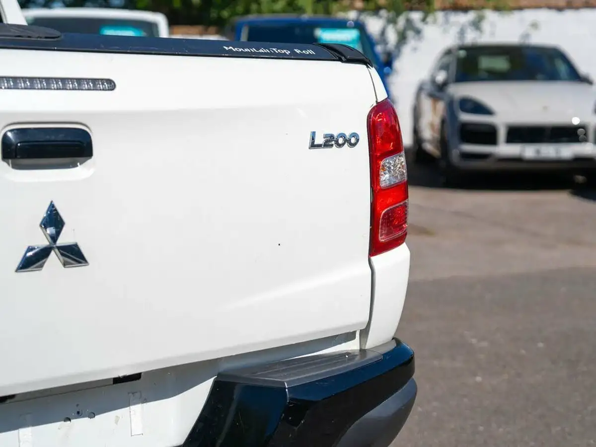 2019-mitsubishi-l200-24di-d-challenger-auto-big-37