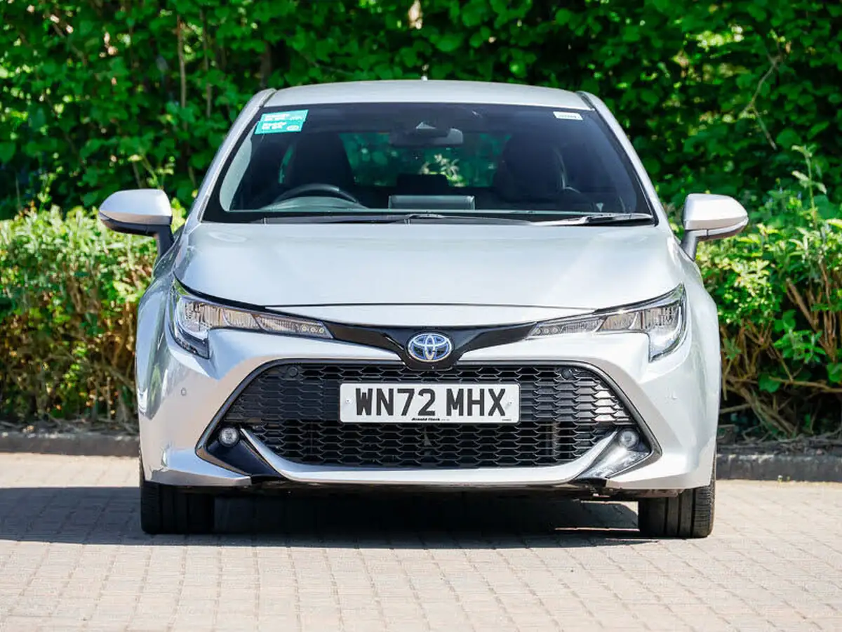 2022-toyota-corolla-20-vvt-i-icon-tech-hatchback-big-19
