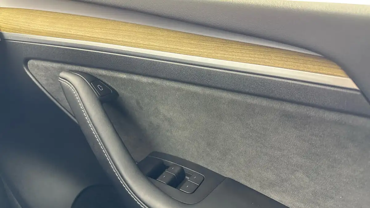 2023-tesla-model-y-e-rwd-big-19